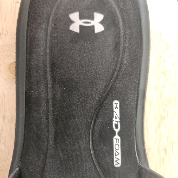 Under Armour Women's Slides. With 4-D Foam. Size 9. - Picture 4 of 8